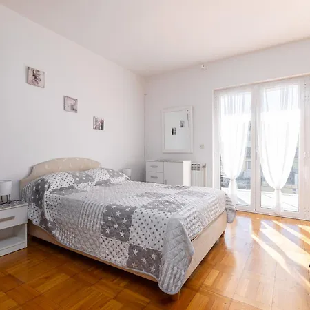 Milo Apartment